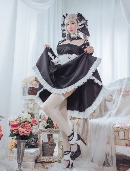 亚洲AV一区二区在线紧身裙教师_HD电影完整版