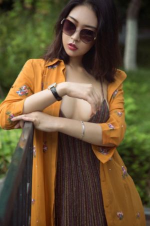 国产精品制服丝袜四区_720高清迅雷在线观看