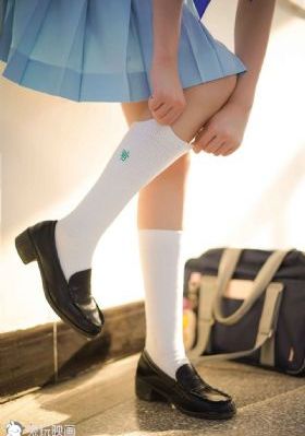 男人激烈吮乳吃奶视频免费_高清全集免费播放