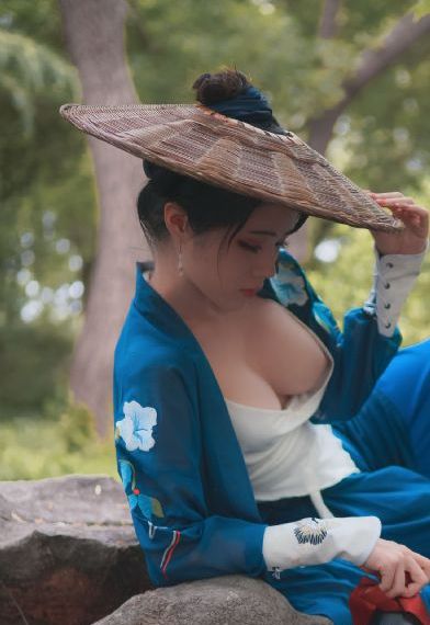 中文字制服丝袜在线播放_剧情片手机在线看